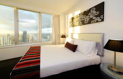 Q1 Resort & Spa - Accommodation QLD 0