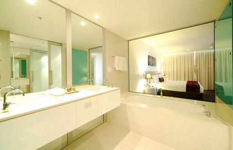 Q1 Resort & Spa - Accommodation QLD 4