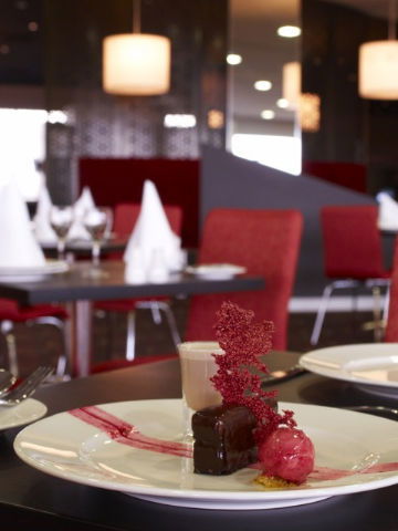 Quality Hotel Tabcorp Park - Accommodation QLD 1