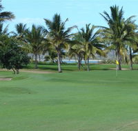 Queens Beach Tourist Village - Accommodation QLD