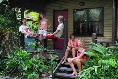 Airlie Beach Magnums Backpackers - Accommodation QLD 2