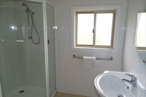 Silver Hill Townhouse - Accommodation QLD 9