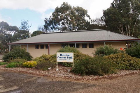 Riverton Caravan Park - Accommodation QLD 1