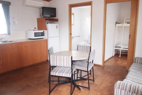 Riverton Caravan Park - Accommodation QLD 2