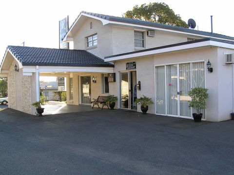 Riviera On Ruthven Motel - Accommodation QLD 3