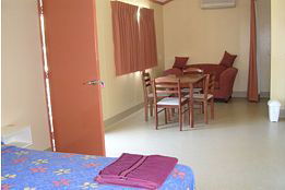Rockingham Holiday Village - Accommodation QLD 2