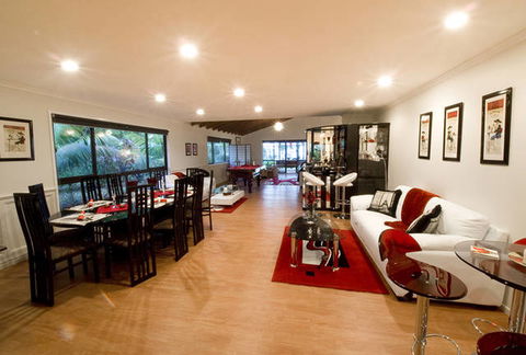 Rocky Point Lodge - Accommodation QLD 1