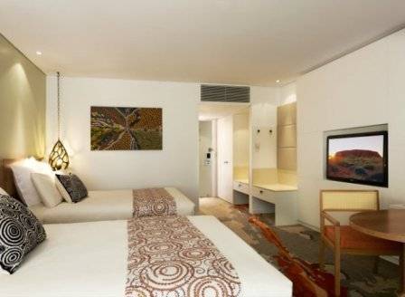 Sails In The Desert Hotel - Accommodation QLD 2