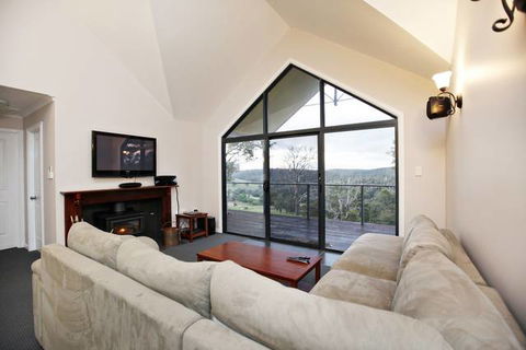 Scarlet Woods Chalet - Accommodation QLD 3