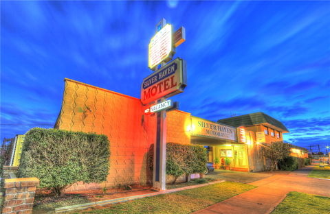 Silver Haven Motor Inn - Accommodation QLD 2