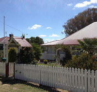 Tenterfield Luxury Historic c1895 Cottage - Accommodation QLD
