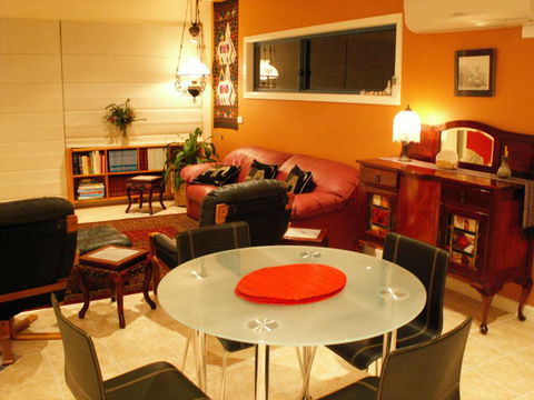 The Black Dolphin - Accommodation QLD 1