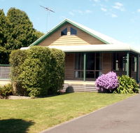 The Black Dolphin - Accommodation QLD