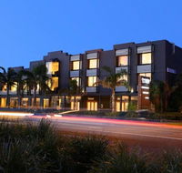 The Brighton Savoy Hotel - Accommodation QLD