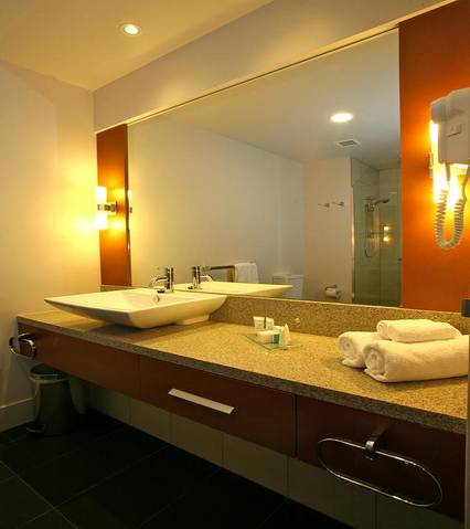 The Colmslie Hotel Suites & Conference Centre - Accommodation QLD 1