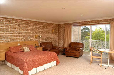 Hermitage Campbelltown - Accommodation QLD 3