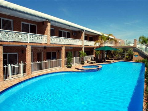Hermitage Campbelltown - Accommodation QLD 5