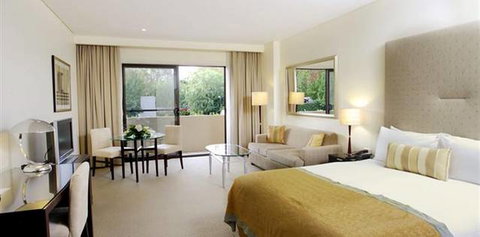 The Hills Lodge Hotel & Spa - Accommodation QLD 1