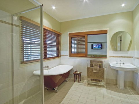 The Sanctuary Springbrook Guest House Cottage - Accommodation QLD 1