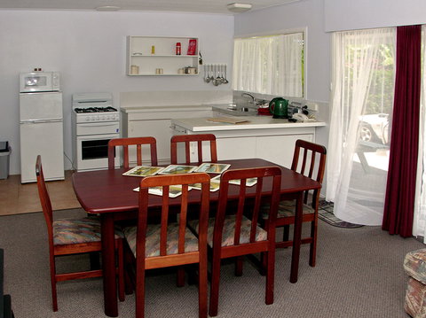Tudor Apartments - Accommodation QLD 1