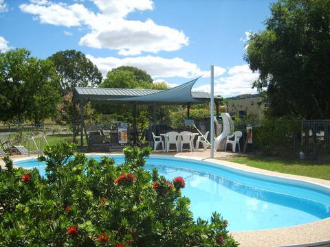 Valley View Motel - Accommodation QLD 2