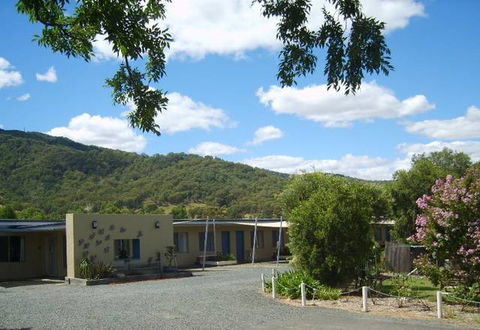 Valley View Motel - Accommodation QLD 3