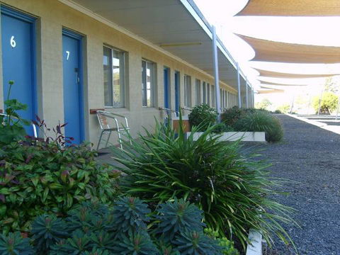 Valley View Motel - Accommodation QLD 4