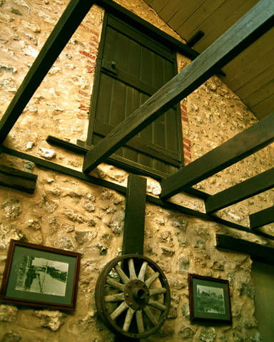 Victoria Hotel - Accommodation QLD 5
