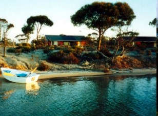 Wave Rock Caravan Park - Accommodation QLD 0