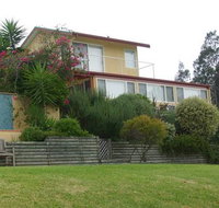 Whitby on Wallis Lakefront Holiday Cottage - Accommodation QLD