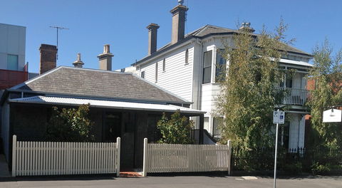 Williamstown Cottages & Apartments - Accommodation QLD 3