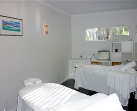 Karma Chalets And Karisma Spa - Accommodation QLD 3