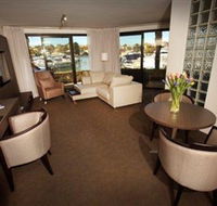 Pier 21 Apartment Hotel - Accommodation QLD
