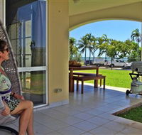 Absolute Beachfront Apartment - Accommodation QLD