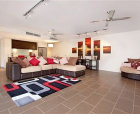 Absolute Waterfront Rainforest Apartment - Accommodation QLD 3