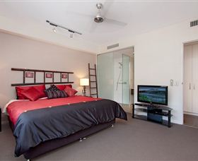 Absolute Waterfront Rainforest Apartment - Accommodation QLD 5