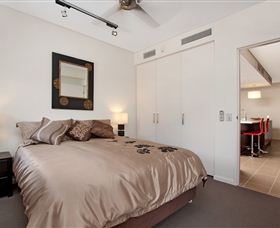 Absolute Waterfront Rainforest Apartment - Accommodation QLD 6