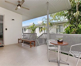 Beachside Tropical Retreat - Accommodation QLD 3