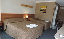 Alexander Motor Inn - Accommodation QLD 2