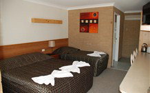 Alexander Motor Inn - Accommodation QLD 1