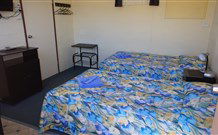 Bluey Motel - Lightning Ridge - Accommodation QLD 1