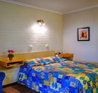 Country Roads Motor Inn - Accommodation QLD