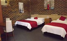 Squatters Homestead Motel - Casino - Accommodation QLD 3