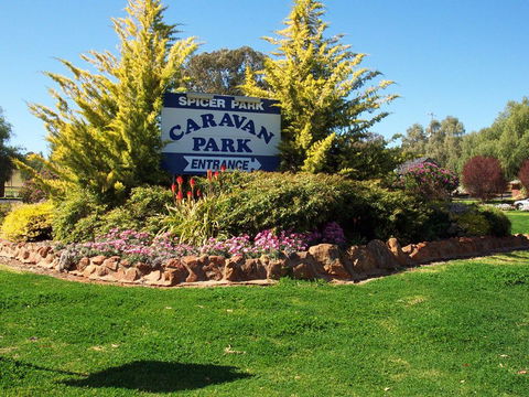 Spicer Park Caravan Park - Accommodation QLD 1