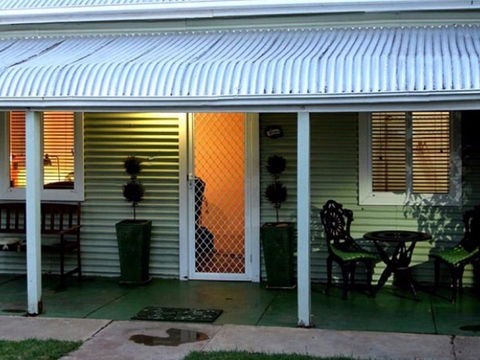 Unique Outback Cottages Hebbard Cottage - Accommodation QLD 0