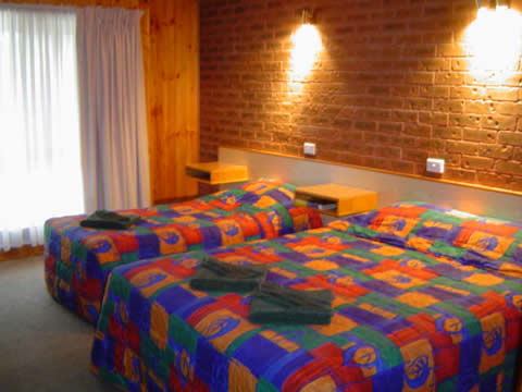 Country Roads Motor Inn - Narrandera - Accommodation QLD 3