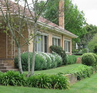 Westgate Vineyard Country House - Accommodation QLD