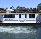 Dolphin Houseboat Holidays - Accommodation QLD