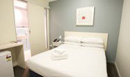 Snooze Inn - Accommodation QLD 2