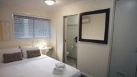 Snooze Inn - Accommodation QLD 3